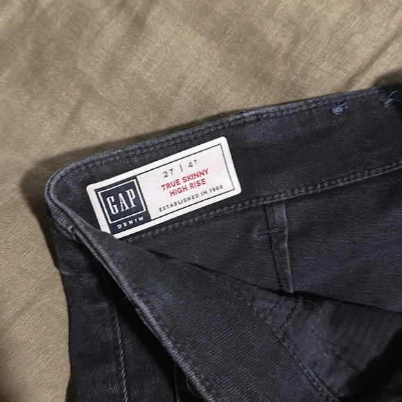 Gap True Skinny High Rise Jeans - Picture 3 of 5